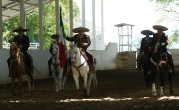 Fiestas Patrias, Escolta