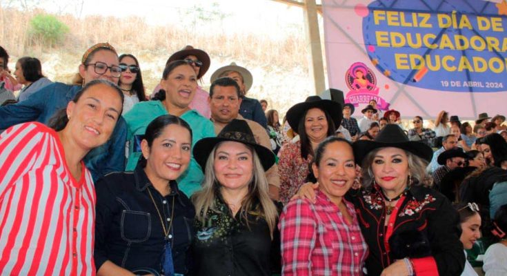 Educadoras, exhibición de charrería